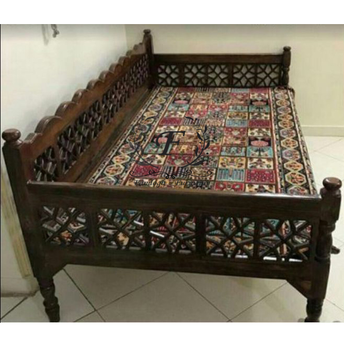 نیمکت باغ و رستوران